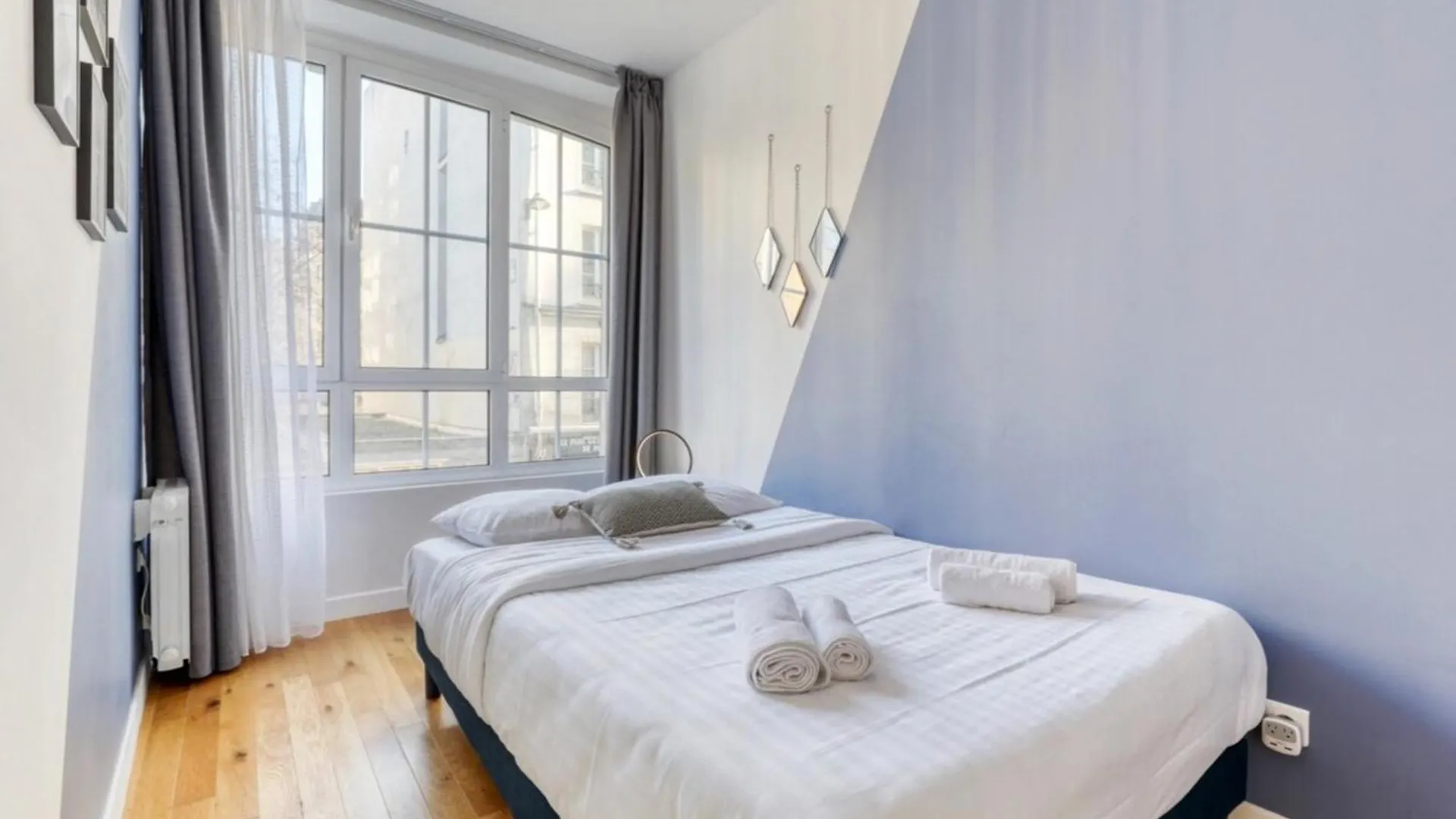 Blue Design 2Bdr Flat In The Heart Of Bastille Paris 0*,  Frankrig
